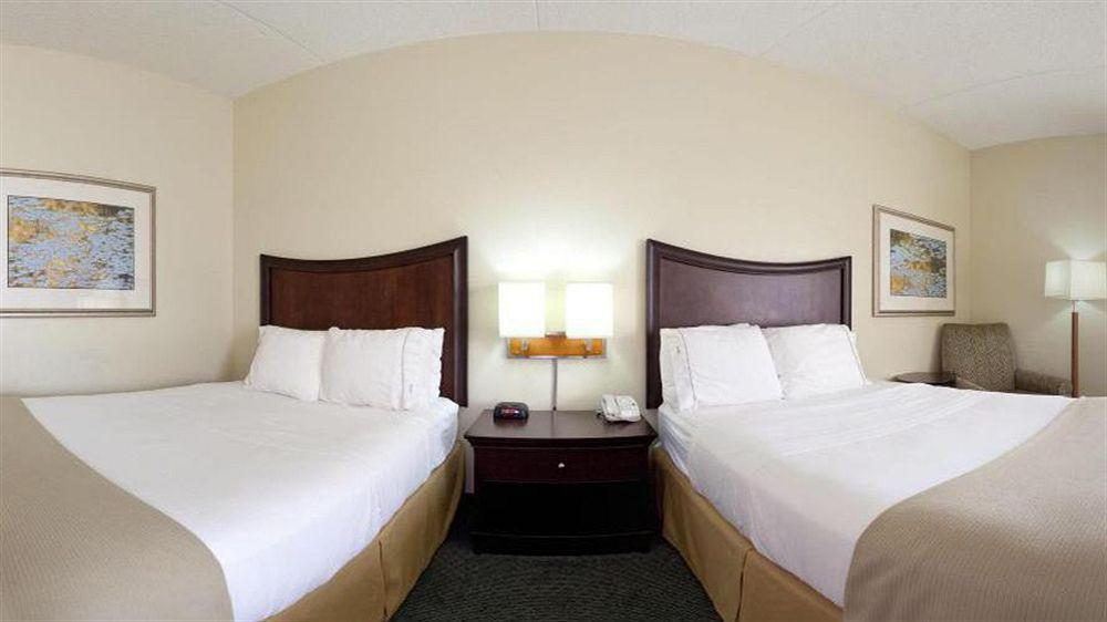 Holiday Inn Express Indianapolis Airport By Ihg Plainfield Esterno foto