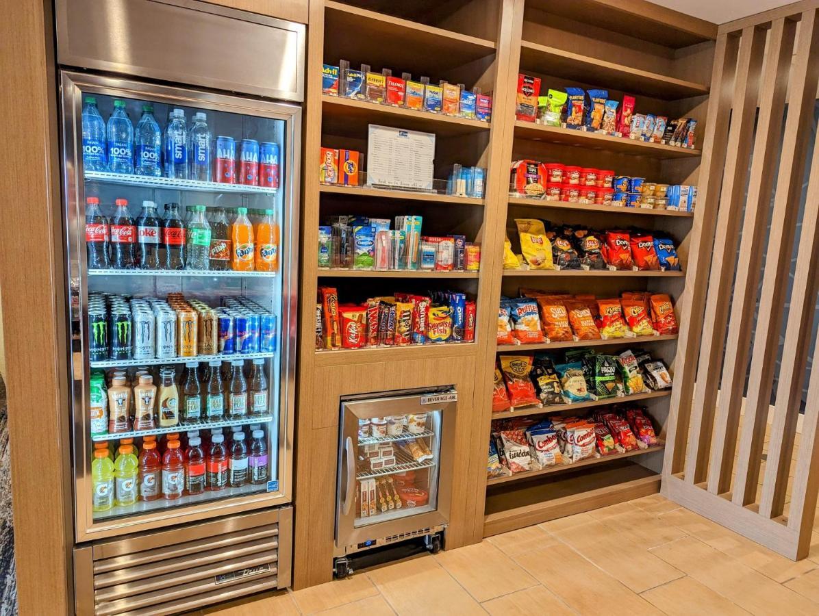 Holiday Inn Express Indianapolis Airport By Ihg Plainfield Esterno foto