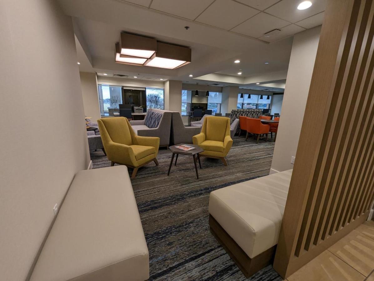 Holiday Inn Express Indianapolis Airport By Ihg Plainfield Esterno foto