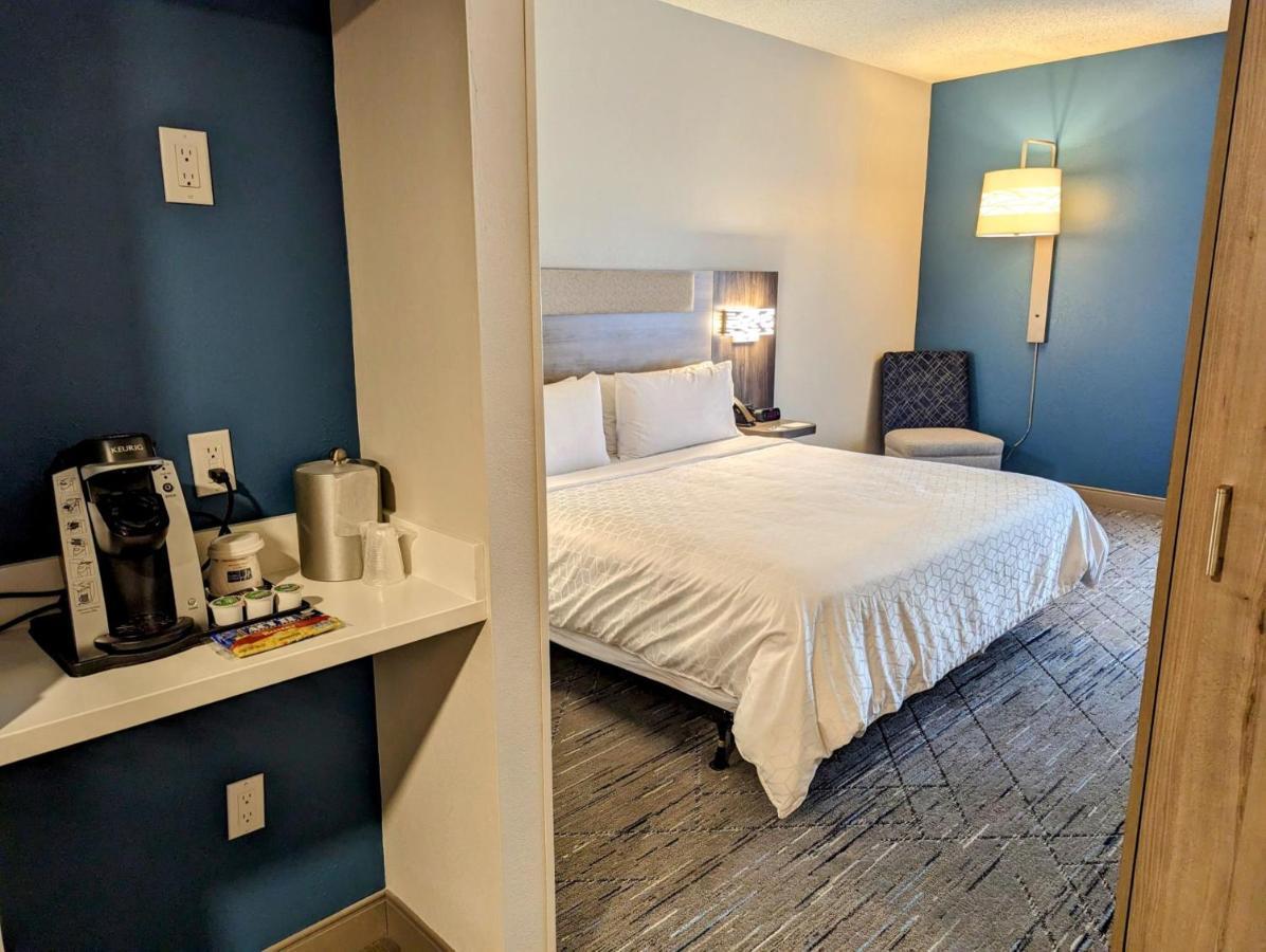 Holiday Inn Express Indianapolis Airport By Ihg Plainfield Esterno foto