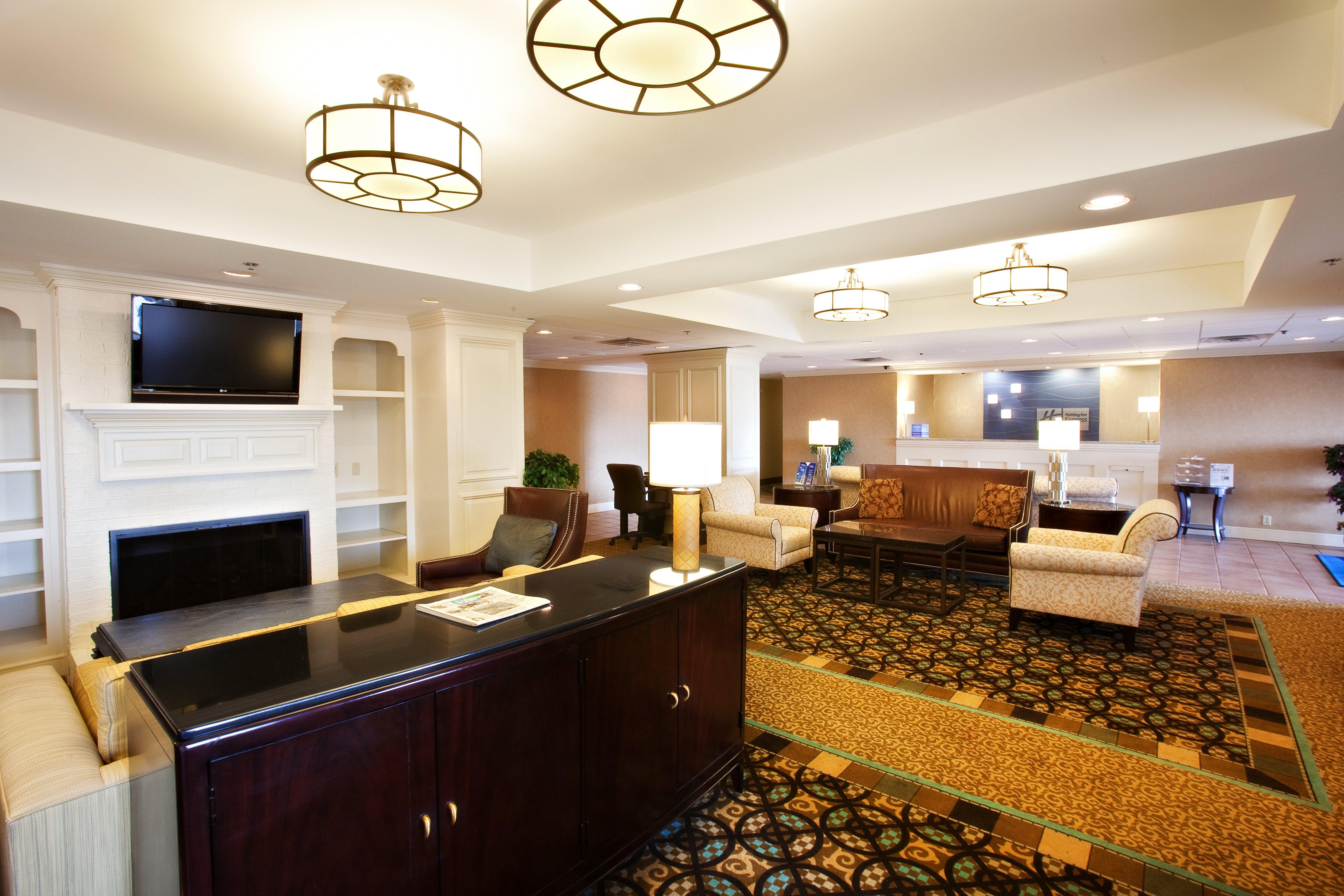 Holiday Inn Express Indianapolis Airport By Ihg Plainfield Esterno foto