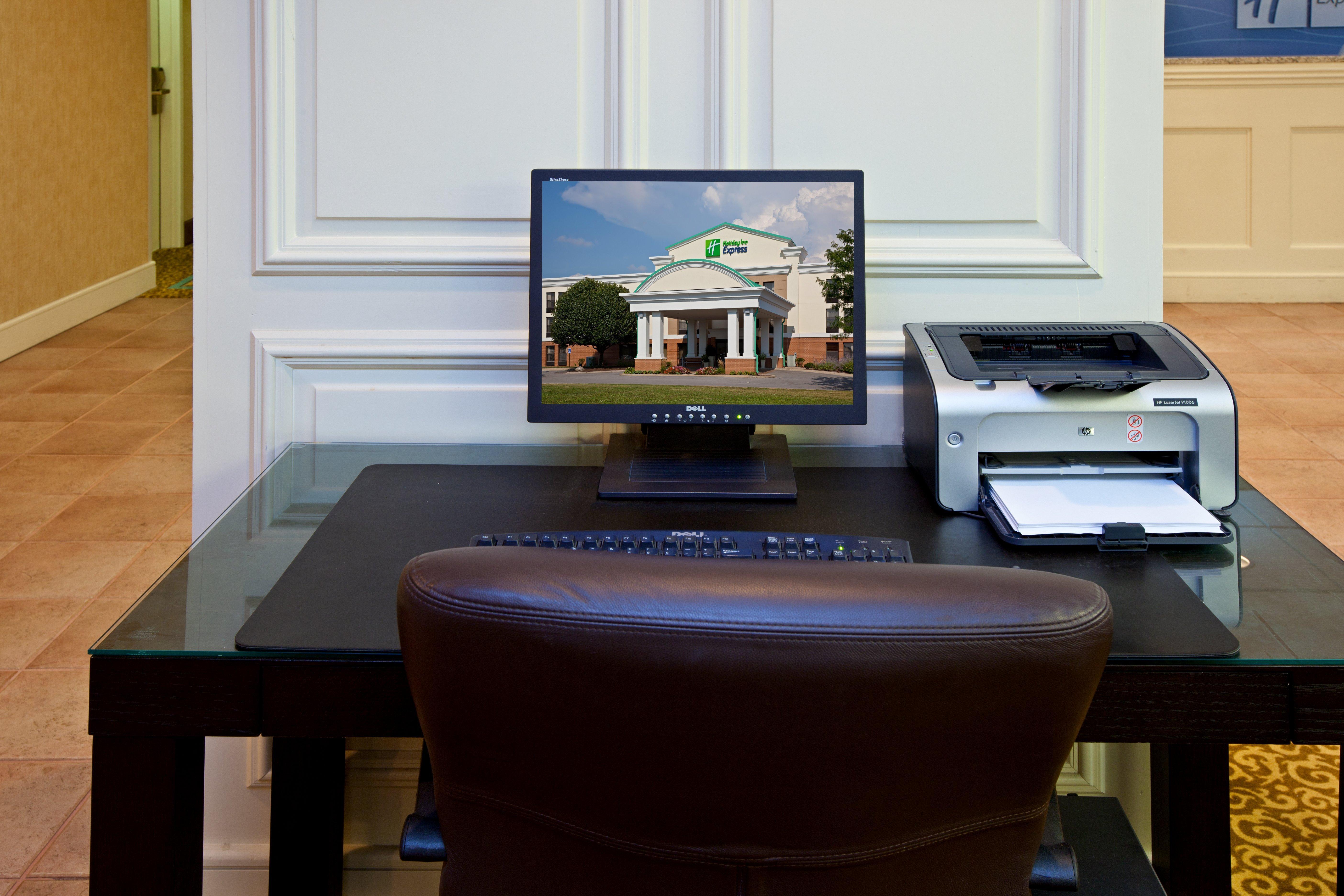 Holiday Inn Express Indianapolis Airport By Ihg Plainfield Esterno foto