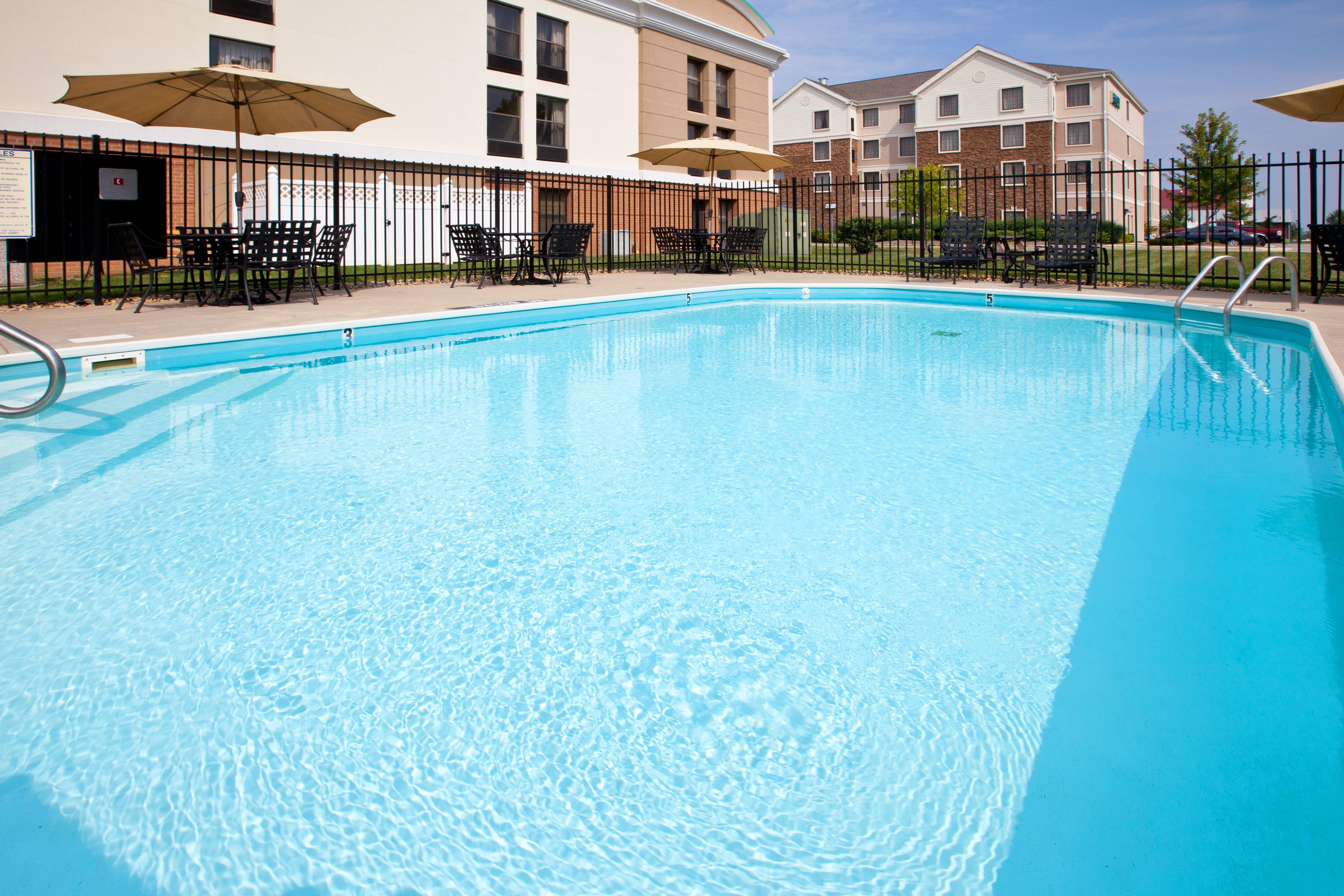 Holiday Inn Express Indianapolis Airport By Ihg Plainfield Servizi foto