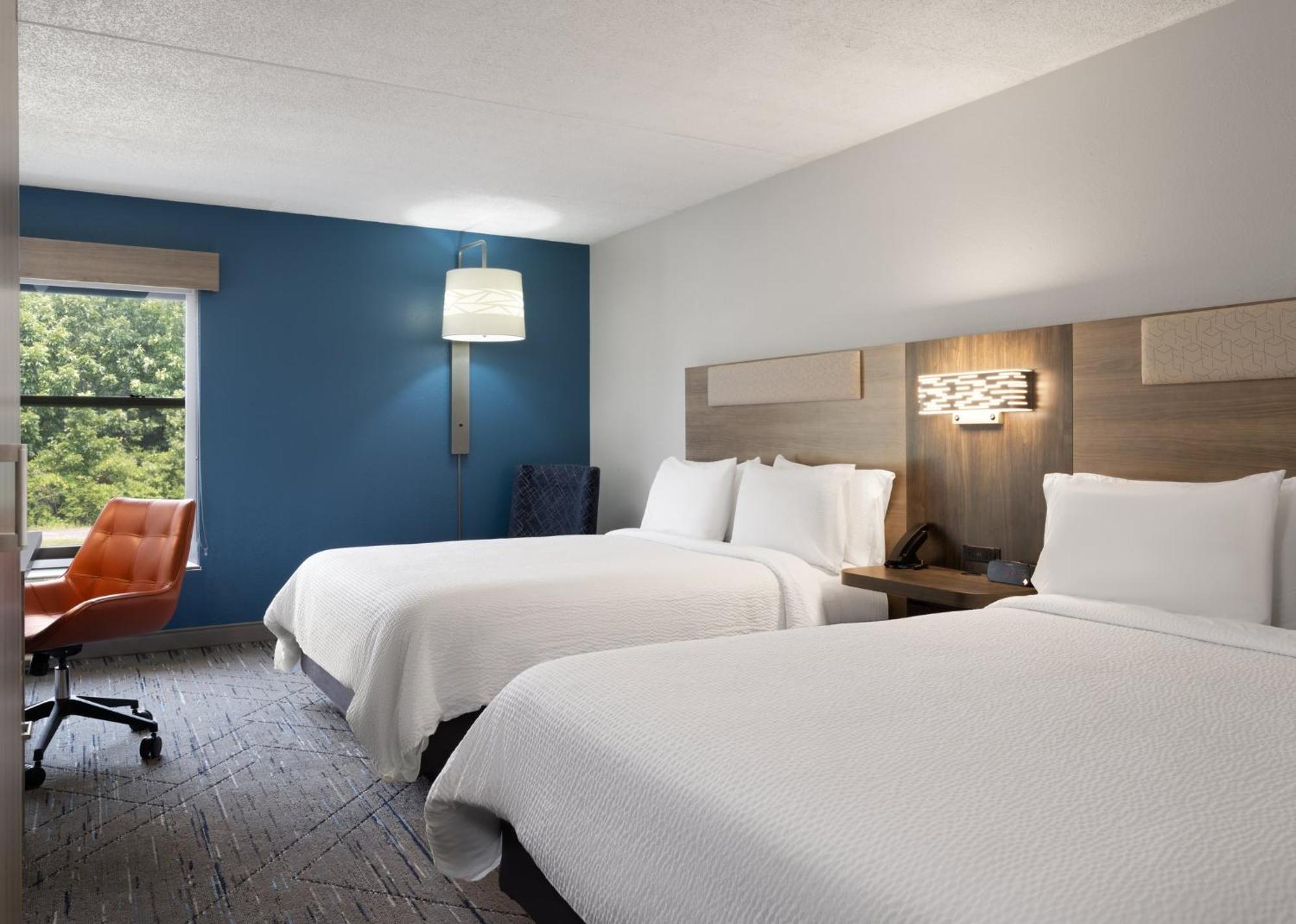 Holiday Inn Express Indianapolis Airport By Ihg Plainfield Esterno foto