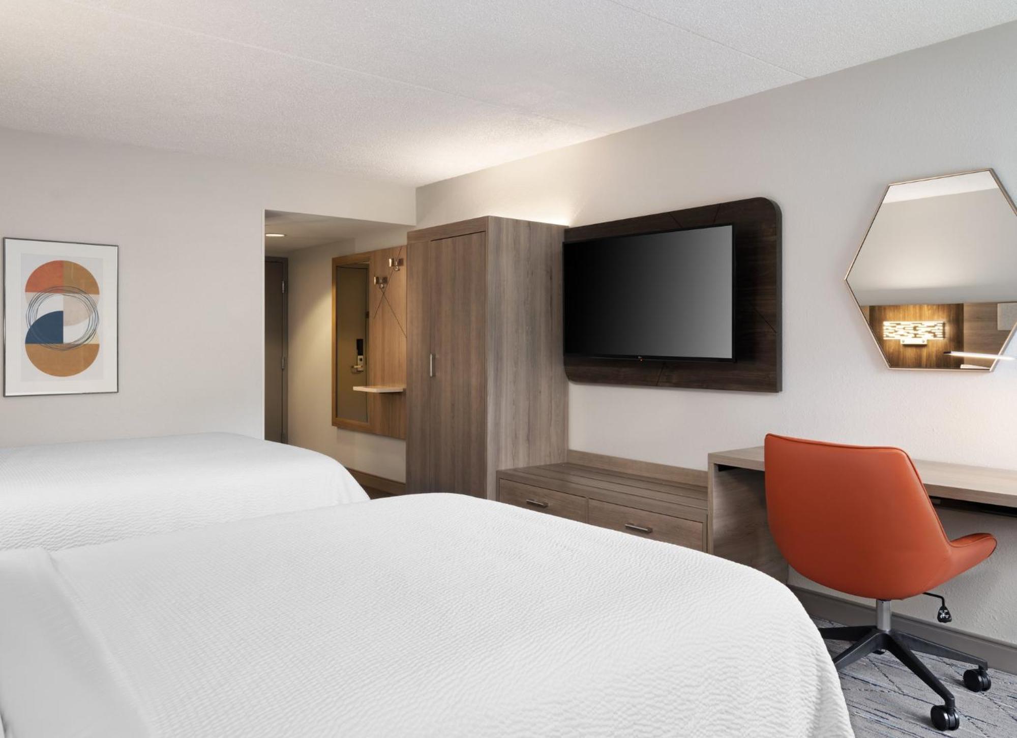 Holiday Inn Express Indianapolis Airport By Ihg Plainfield Esterno foto
