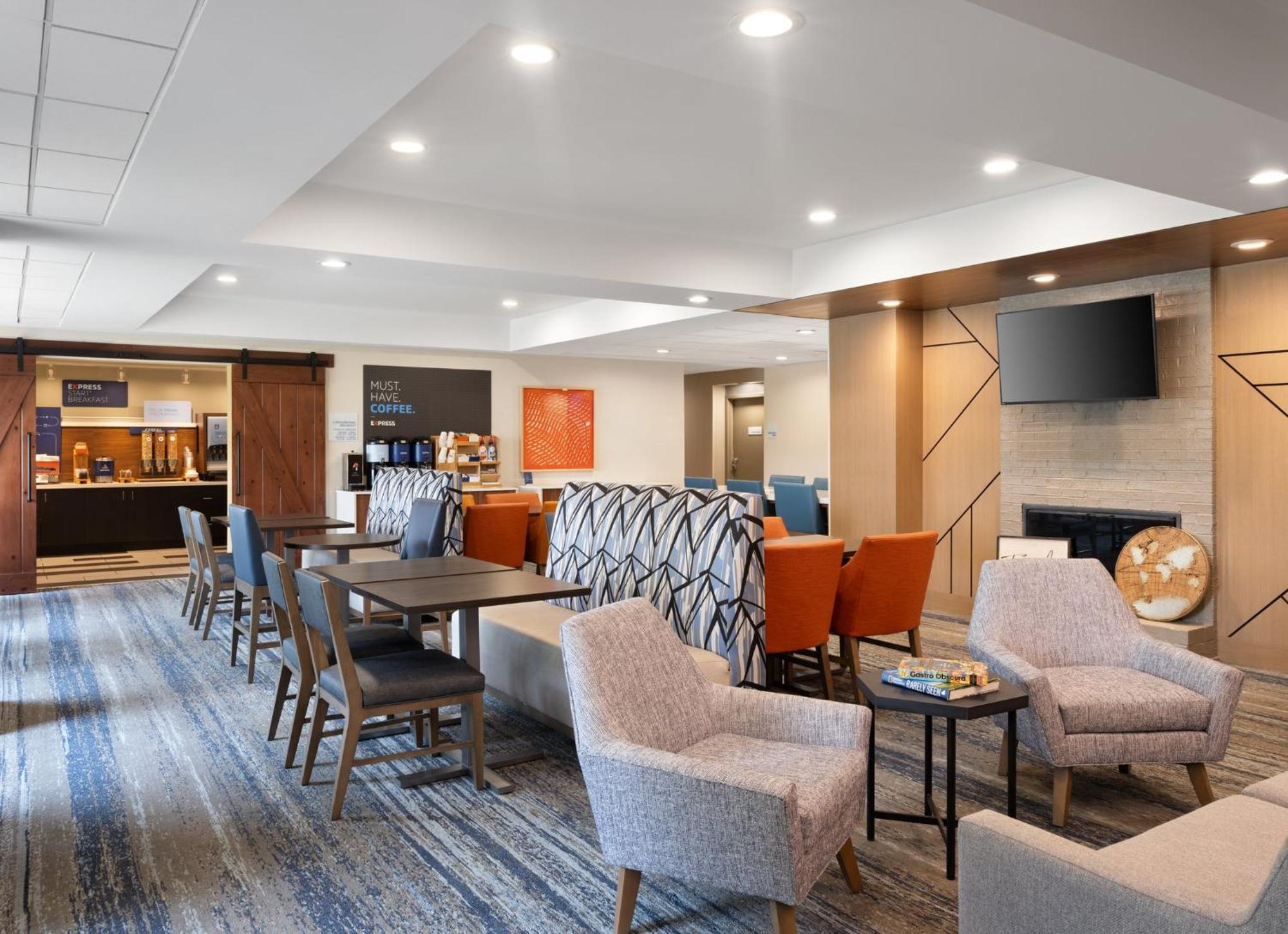 Holiday Inn Express Indianapolis Airport By Ihg Plainfield Esterno foto