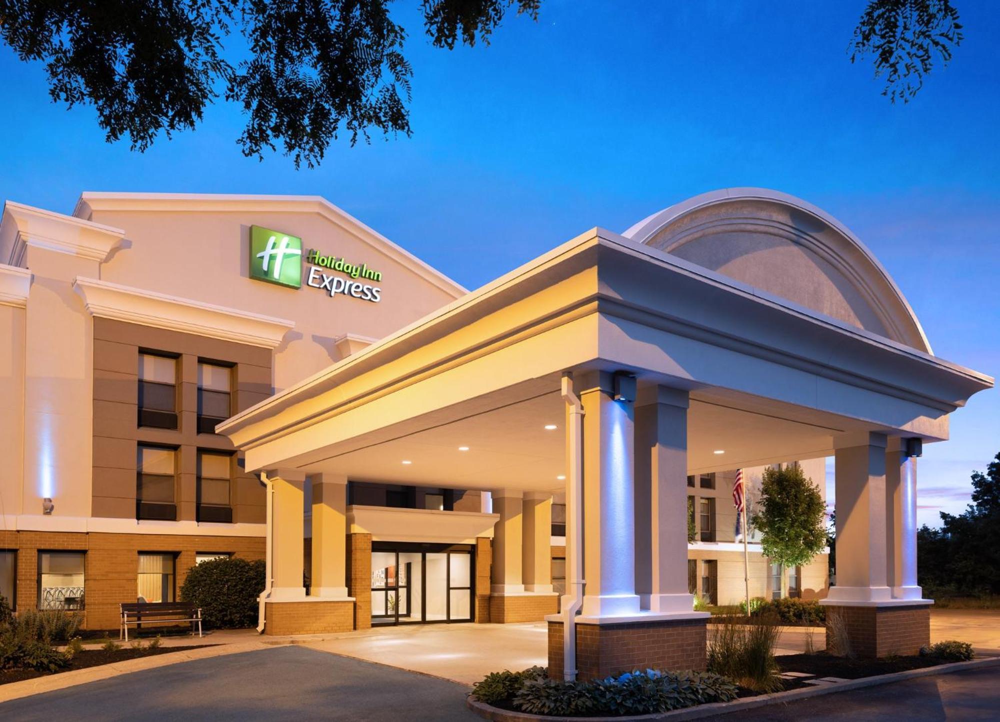 Holiday Inn Express Indianapolis Airport By Ihg Plainfield Esterno foto